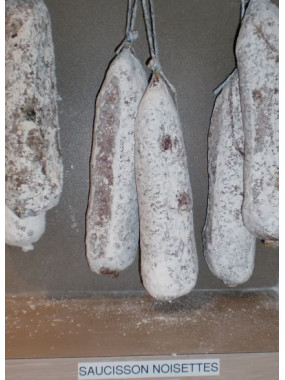 saucisson aux noisettes